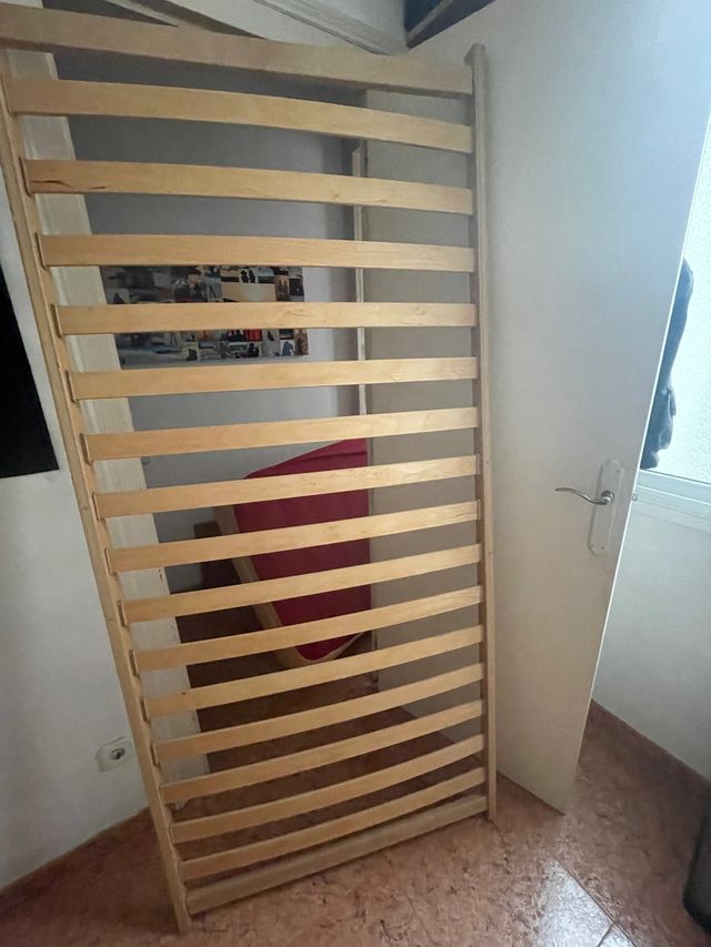Cama de madera de pino con somier de 90