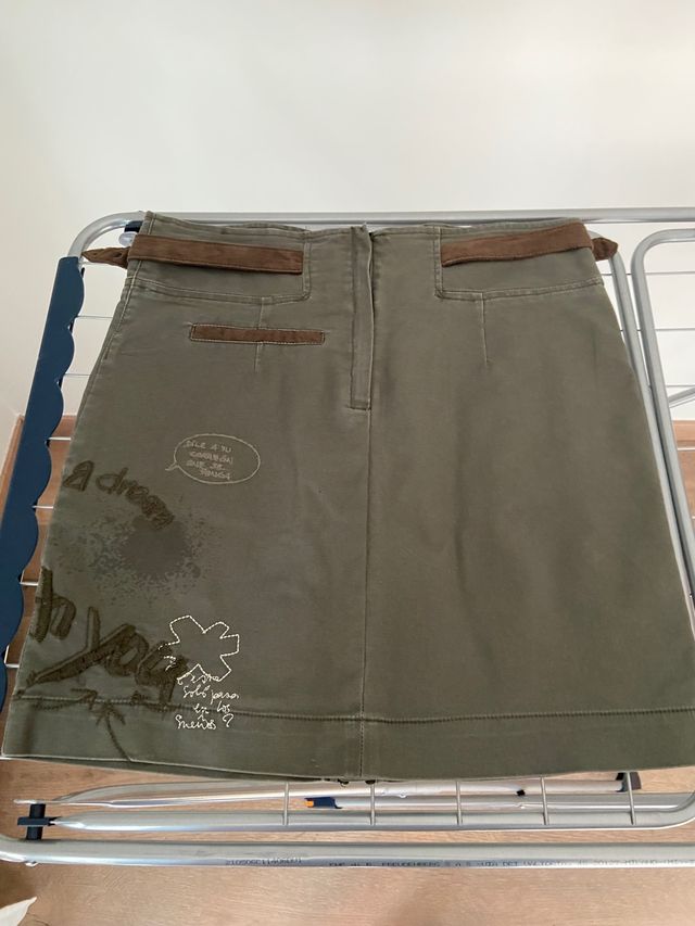 Falda marca desigual talla 40