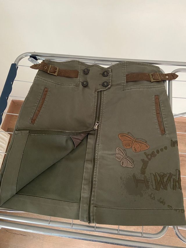 Falda marca desigual talla 40