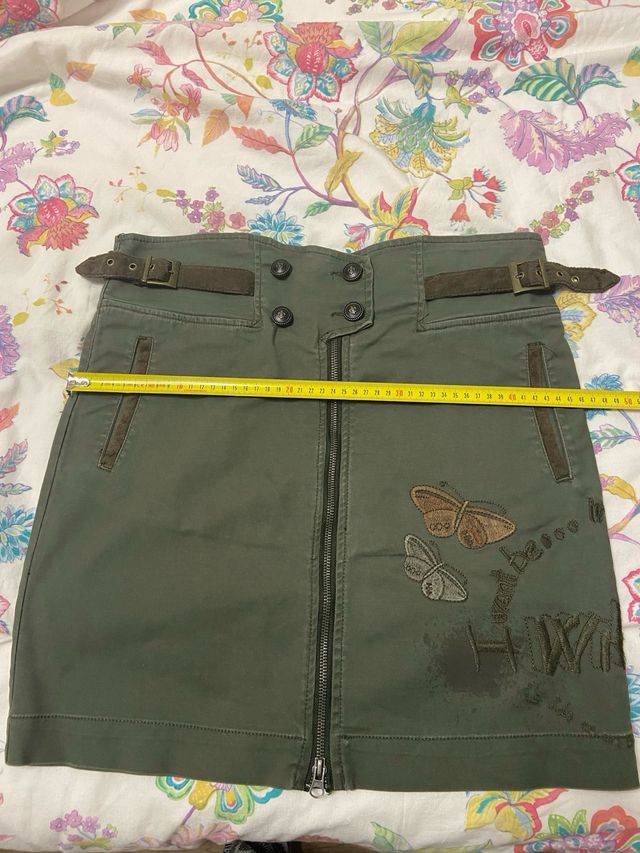 Falda marca desigual talla 40