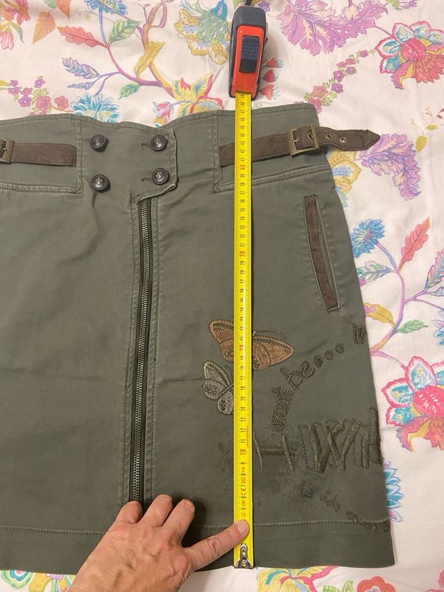 Falda marca desigual talla 40