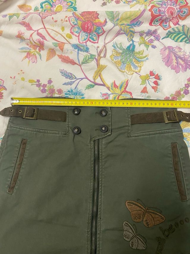 Falda marca desigual talla 40