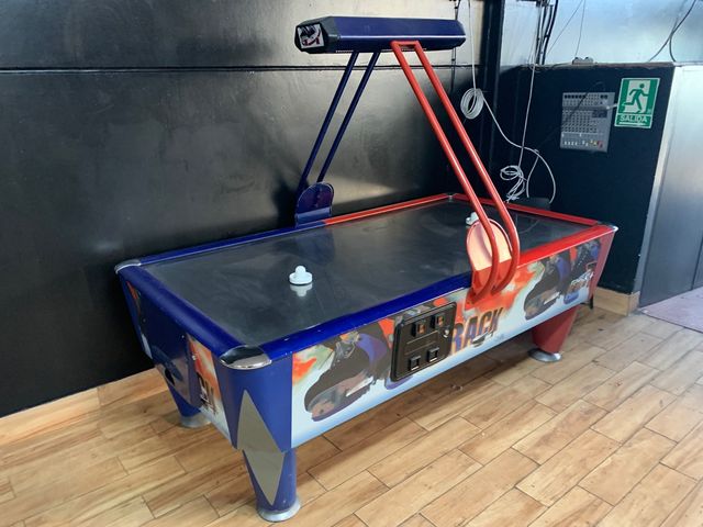 Air hockey Sam