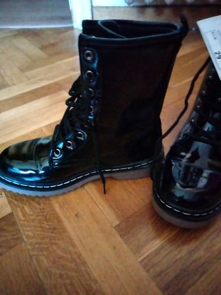 Botas negras de inside de segunda mano por 15 EUR en Miranda de Ebro en  WALLAPOP