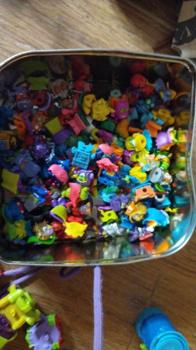 muchos super zings sueltos y con coches y casas