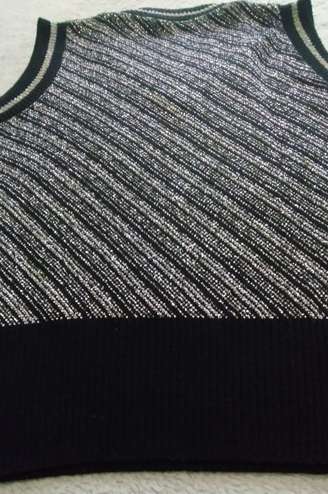 Chaleco Negro y Plateado Talla/S/36/8
