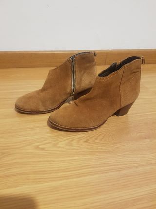 Botines Springfield. Talla 37 de segunda mano por 15 EUR en Pedrezuela en  WALLAPOP
