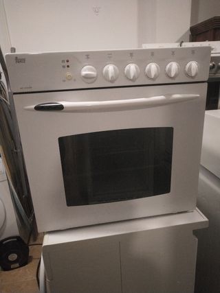 Horno eléctrico Teka para vitrocerámica de segunda mano por 70 EUR en  Valencia en WALLAPOP