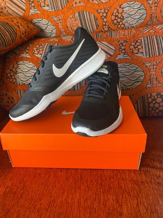 Zapatillas Nike de segunda mano por 30 EUR en Santa Fe en WALLAPOP