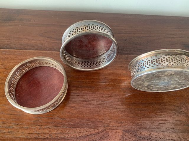 3 posavasos madera y metal vintage