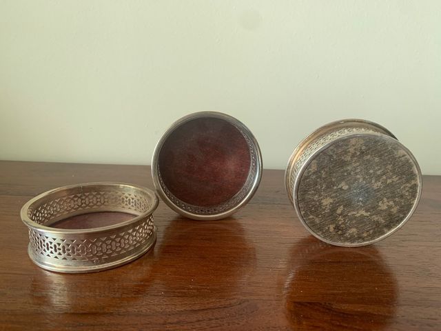 3 posavasos madera y metal vintage
