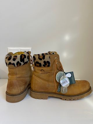 Botas. Panamá jack. Baratas. de segunda mano por 55 EUR en Pamplona en  WALLAPOP