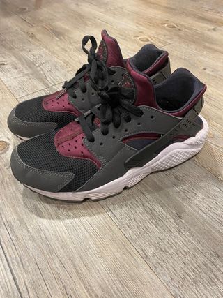 Nike Huarache 42,5 de segunda mano por 45 EUR en Valencia en WALLAPOP