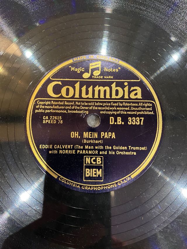 URGE- 8 discos de piedra para gramófono.