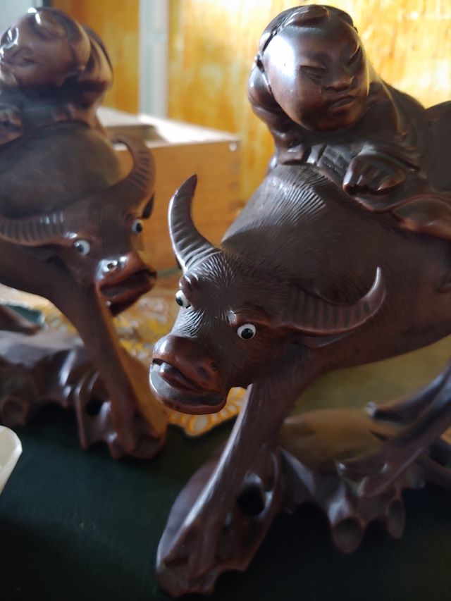 Dos antiguas esculturas de colección año 1900.