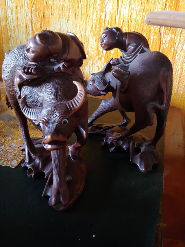 Dos antiguas esculturas de colección año 1900.