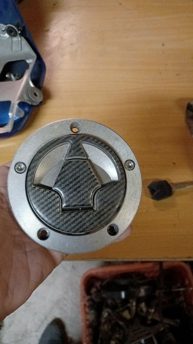 tapon gasolina con llave kawasaki