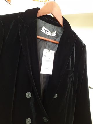 BLAZER TERCIOPELO VOLANTES | ZARA República Dominicana / Dominican Republic