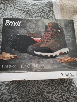 Botas de montaña de mujer de segunda mano por 14 EUR en Alcalá de Henares en  WALLAPOP