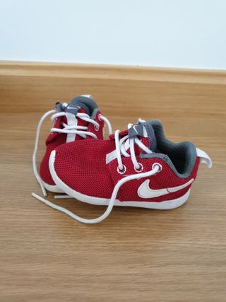 Zapatillas Nike talla 22 de segunda mano por 9 EUR en Haro en WALLAPOP