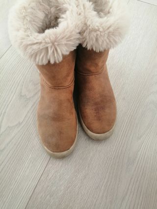 Botas piel n. 34 zara de segunda mano por 10 EUR en Burgos en WALLAPOP