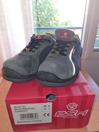 Zapatos de seguridad PSH de segunda mano por 12 EUR en Puebla de Soto en  WALLAPOP