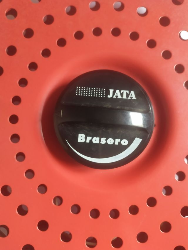 Brasero calentador eléctrico Jata seminuevo.