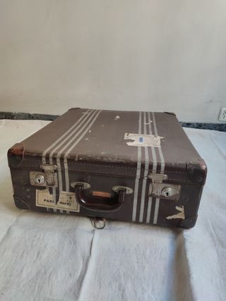 Maleta antigua de segunda mano por 8 EUR en Alcoy en WALLAPOP