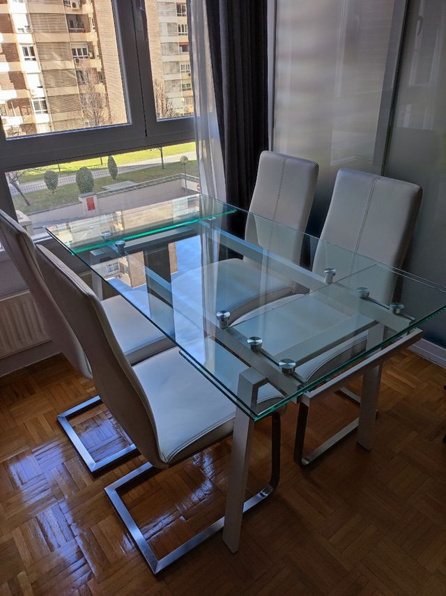 Mesa comedor extensible cristal con sillas
