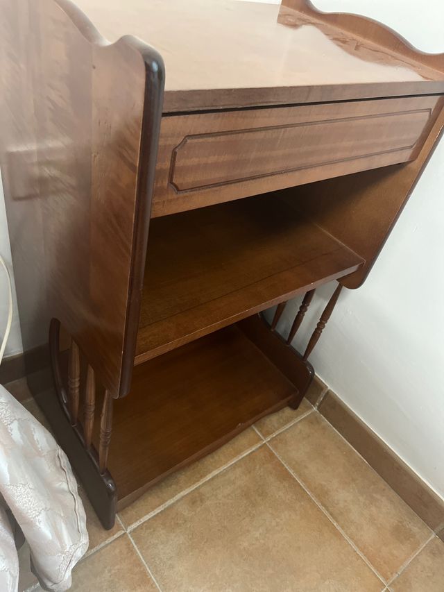 Mueble auxiliar clasico