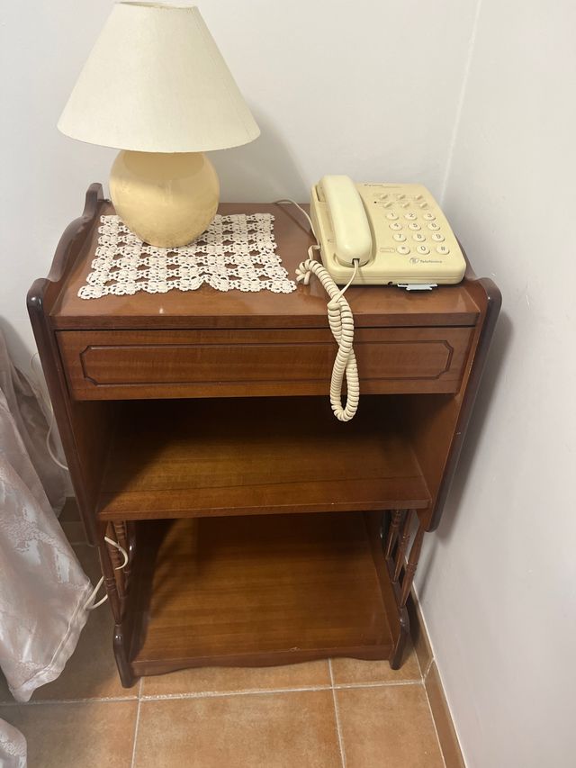 Mueble auxiliar clasico