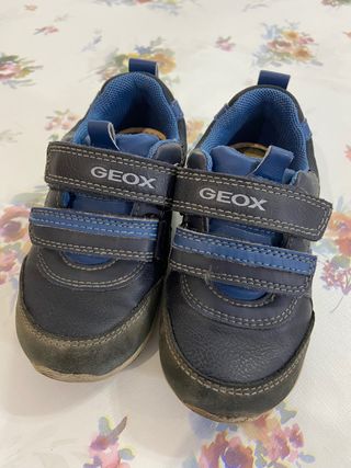 Deportivo Geox talla 24 de segunda mano por 20 EUR en Benidorm en WALLAPOP