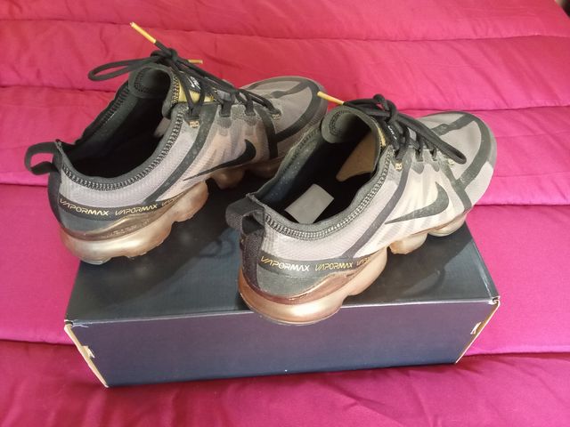 Nike Air vapormax edición dorada 2019