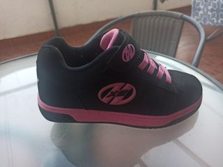 Botines con ruedas de segunda mano por 10 EUR en Sevilla en WALLAPOP