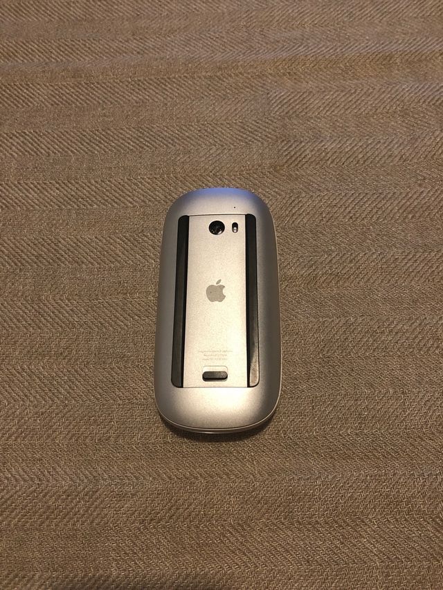 Magic Mouse - Apple