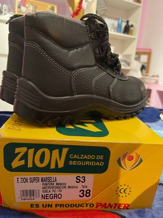 Botas de segunda mano por 13 EUR en Coslada en WALLAPOP