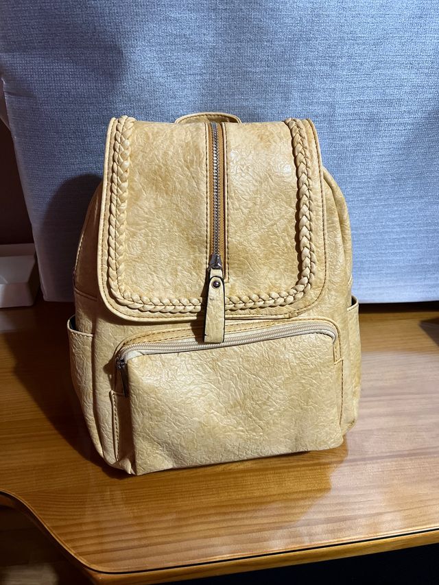 Mochila efecto piel NUEVA.