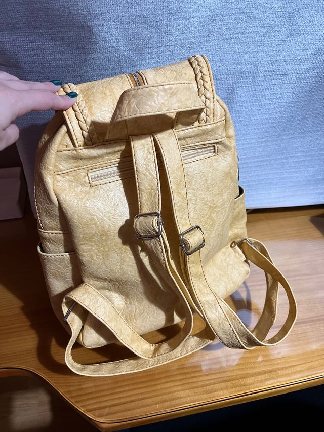 Mochila efecto piel NUEVA.