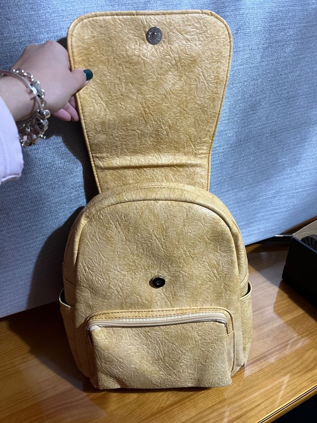 Mochila efecto piel NUEVA.