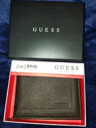 Cartera nueva hombre Guess con RFID. de segunda mano por 34 EUR en Estepona  en WALLAPOP