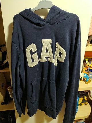 Sudadera Gap azul marino de segunda mano por 40 EUR en Campo Soto en  WALLAPOP
