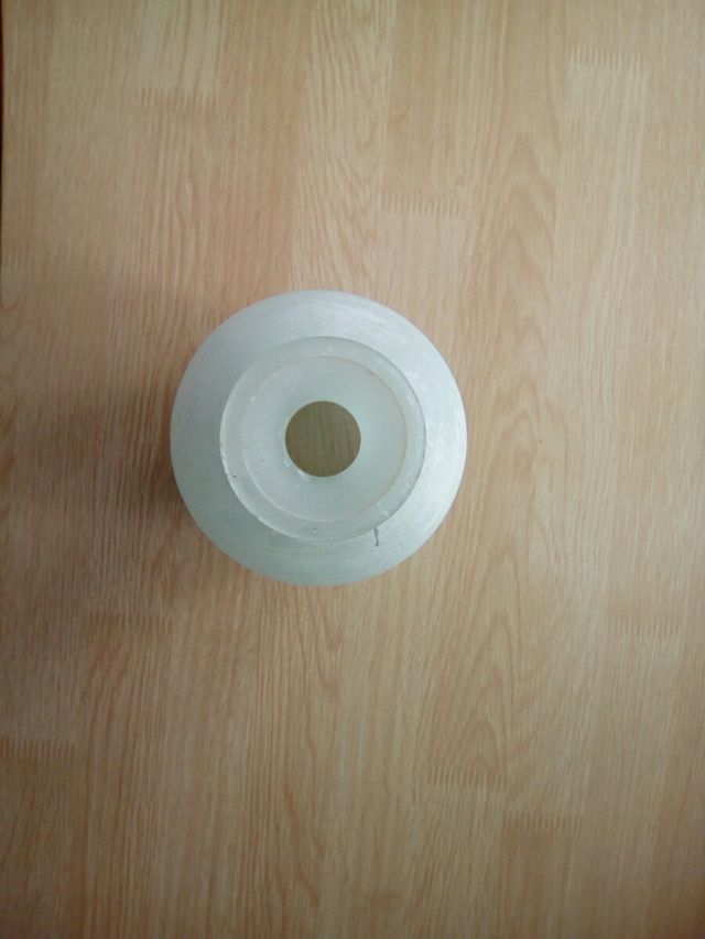 Jarrón /florero blanco-grisaceo de vidrio