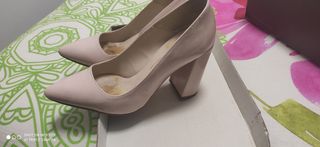 Zapato de salón rosa palo de segunda mano por 15 EUR en Almansa en WALLAPOP