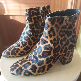 Botines Zara de leopardo de segunda mano en WALLAPOP