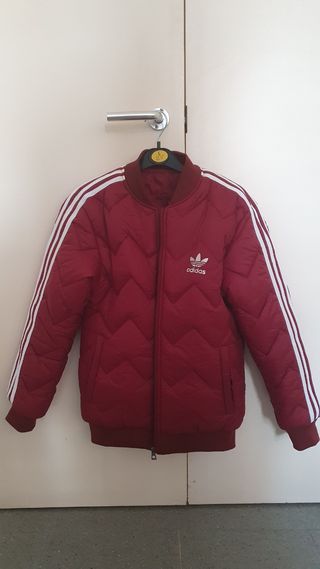 Chaqueta adidas burdeos nueva. de segunda mano por 25 EUR en Sevilla en  WALLAPOP