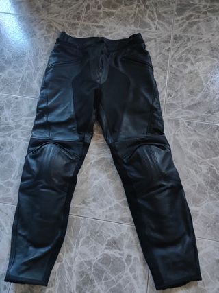 Pantalón cuero mujer Dainese de segunda mano por 140 EUR en Zaragoza en  WALLAPOP