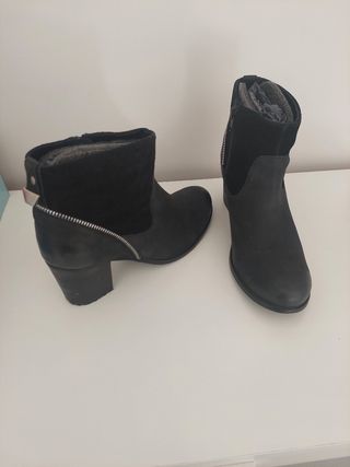 Botines negros con tacón Fórmula Joven de segunda mano por 18 EUR en Las  Rozas de Madrid en WALLAPOP