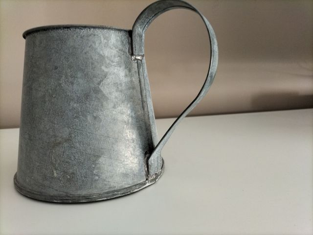 Jarra artesania de estaño