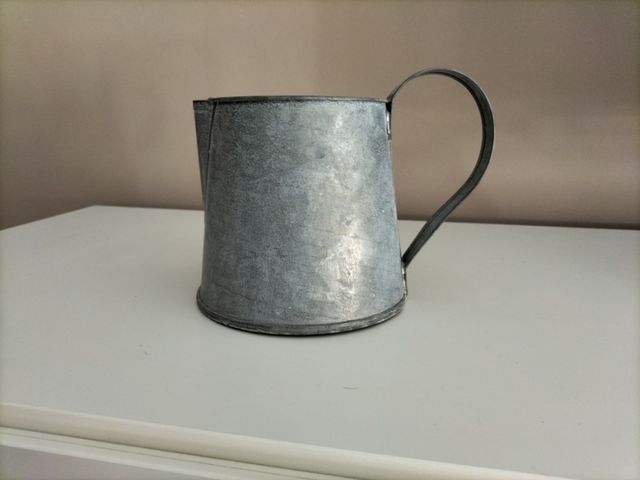 Jarra artesania de estaño