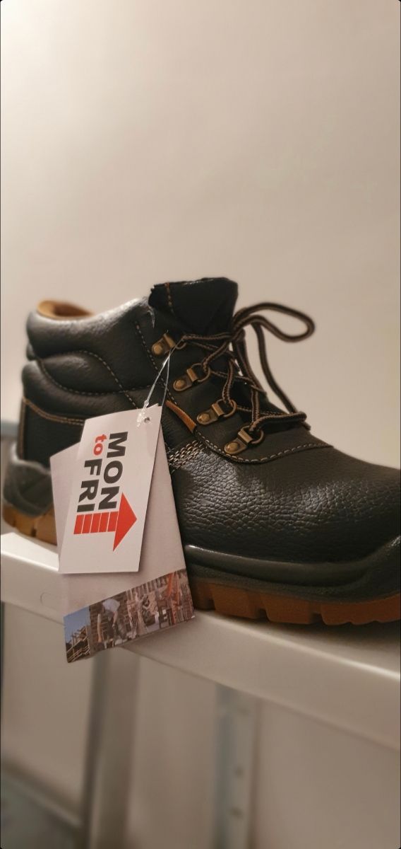 Botas de seguridad - Botas de trabajo nuevas.